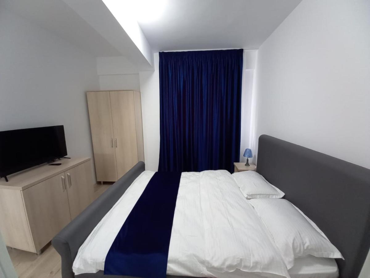 Hotel Ema&Zain Bukares Bagian luar foto