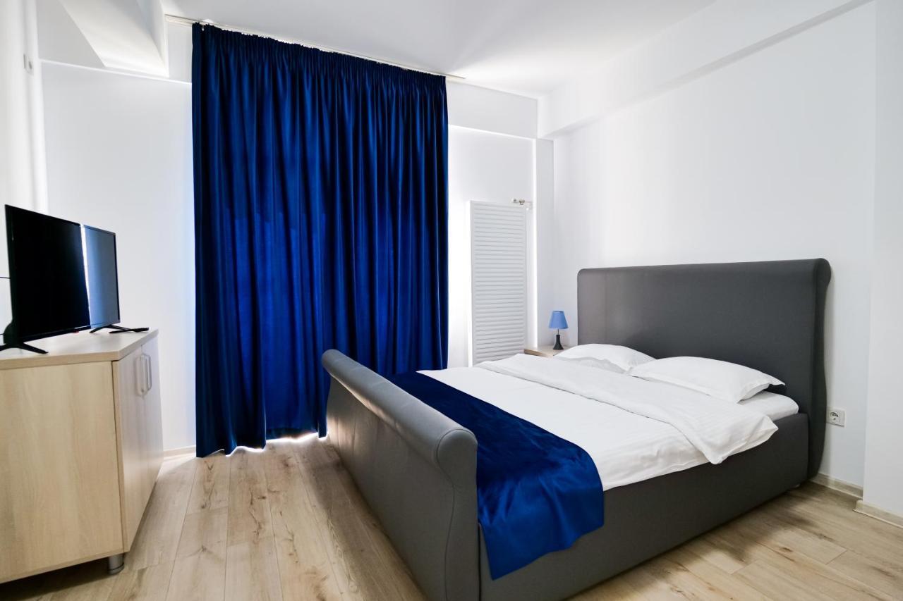 Hotel Ema&Zain Bukares Bagian luar foto